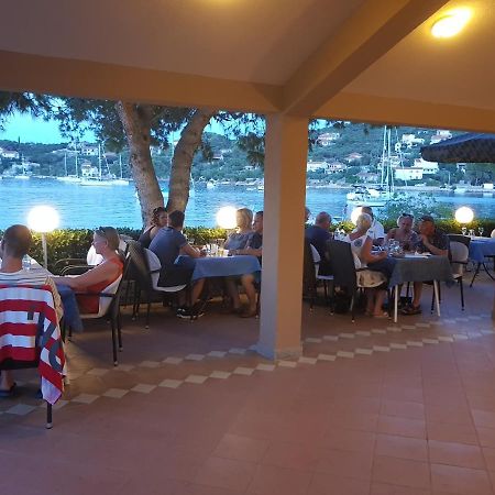 Hotel Paradise Punta Nečujam 외부 사진